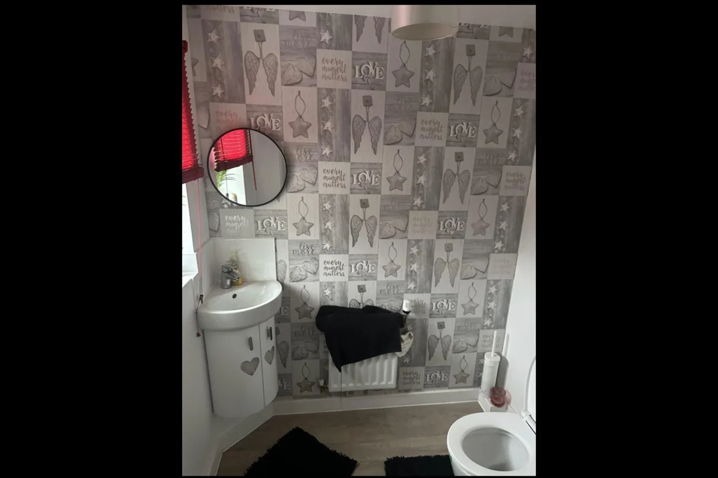 Room Kinloch Road in Reigate and Banstead