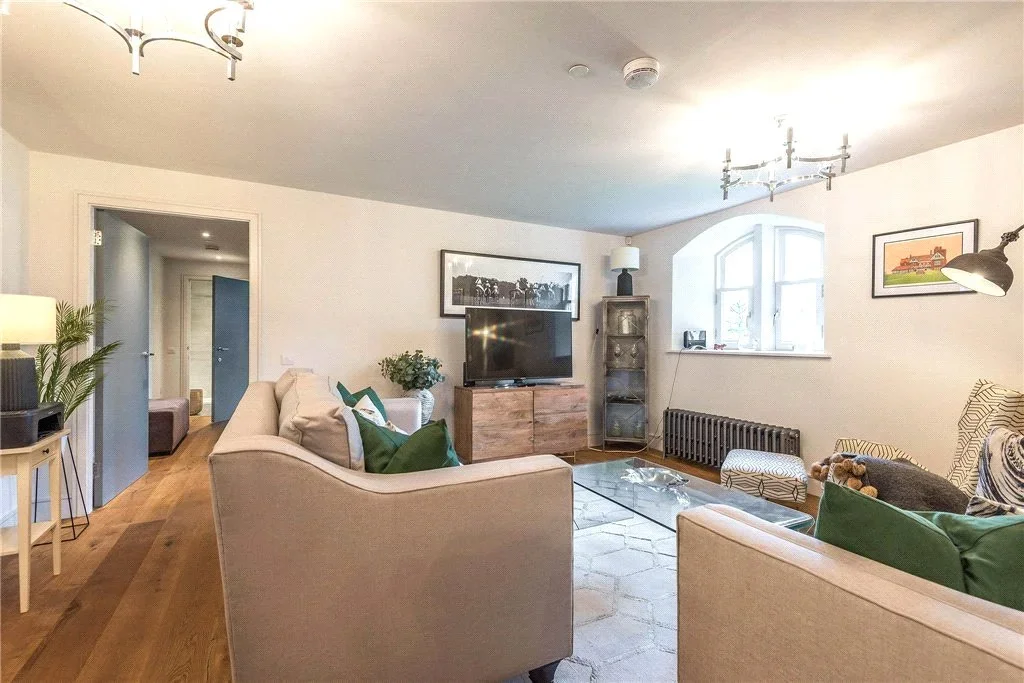 Flat Donaldson Drive in City of Edinburgh
