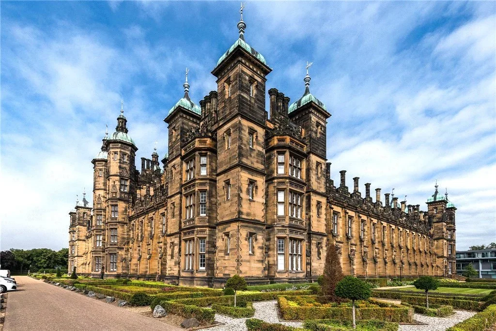 Flat Donaldson Drive in City of Edinburgh