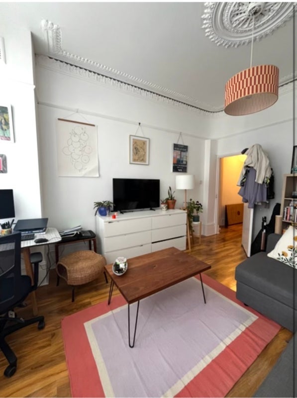 Flat Arodene Road in Greater London