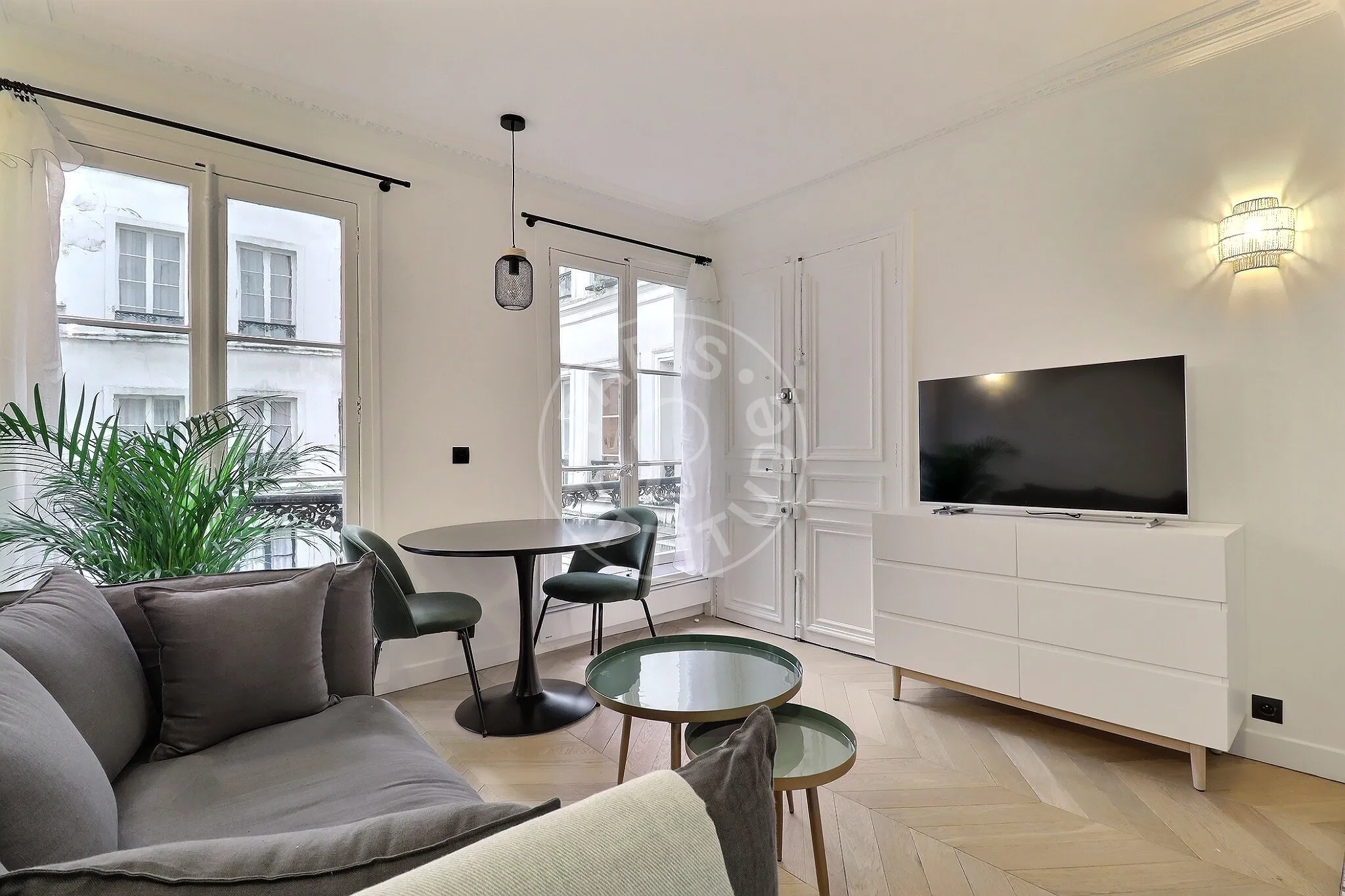 Appartement Rue de Verneuil à Paris
