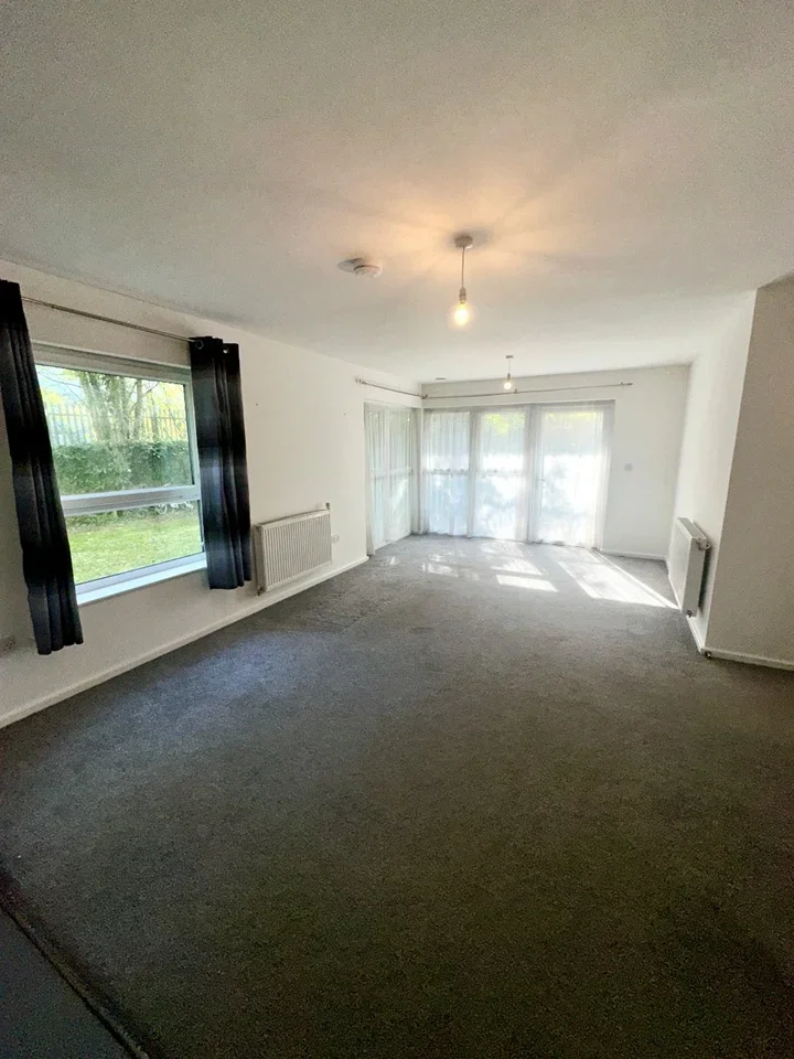 Flat Brunel Place in Crawley