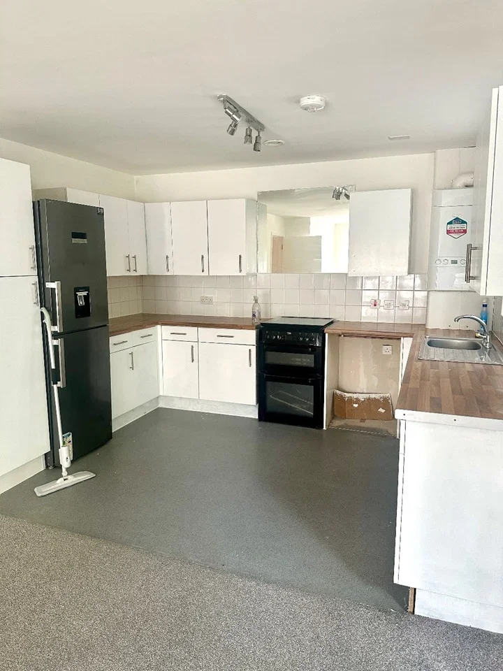 Flat Brunel Place in Crawley