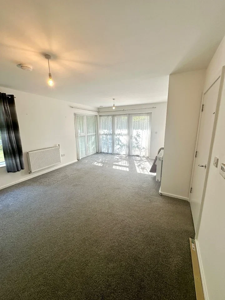 Flat Brunel Place in Crawley