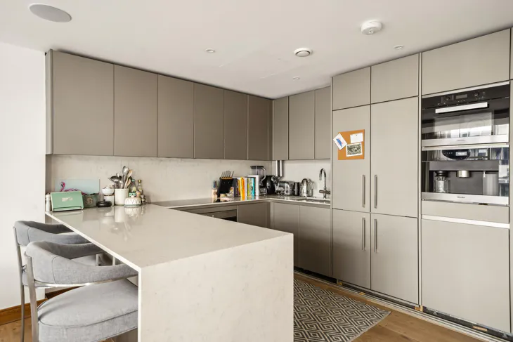 Flat Juniper Drive in Greater London