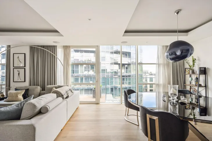 Flat Juniper Drive in Greater London