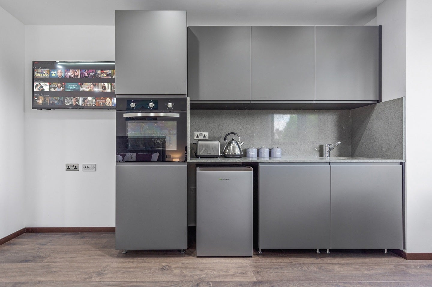 Flat Woodstock Road in Greater London
