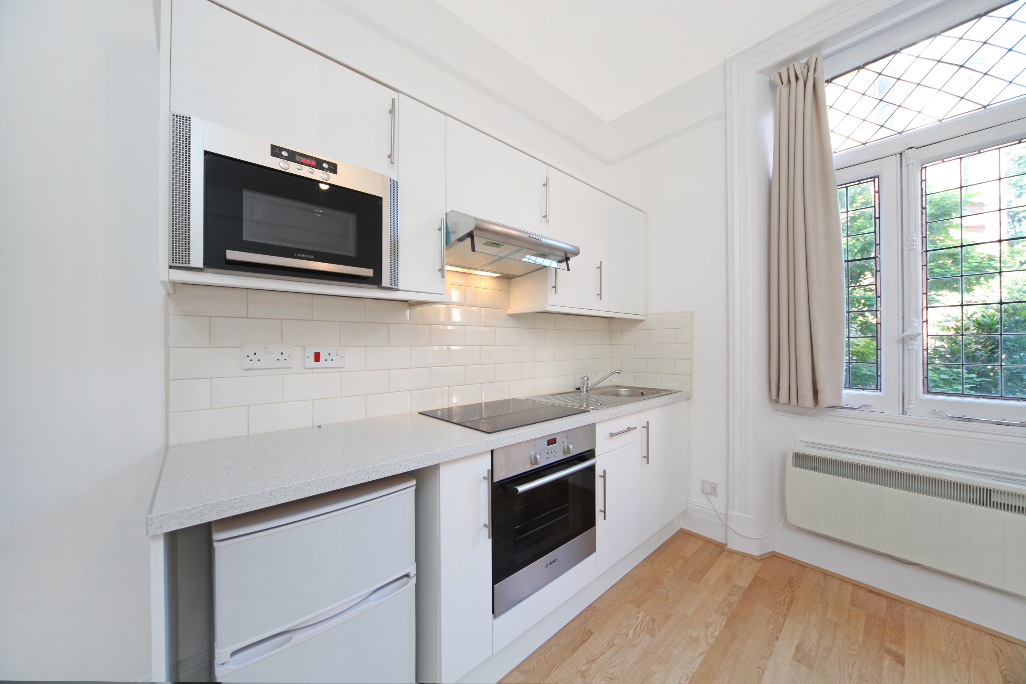Flat Rosary Gardens in Greater London
