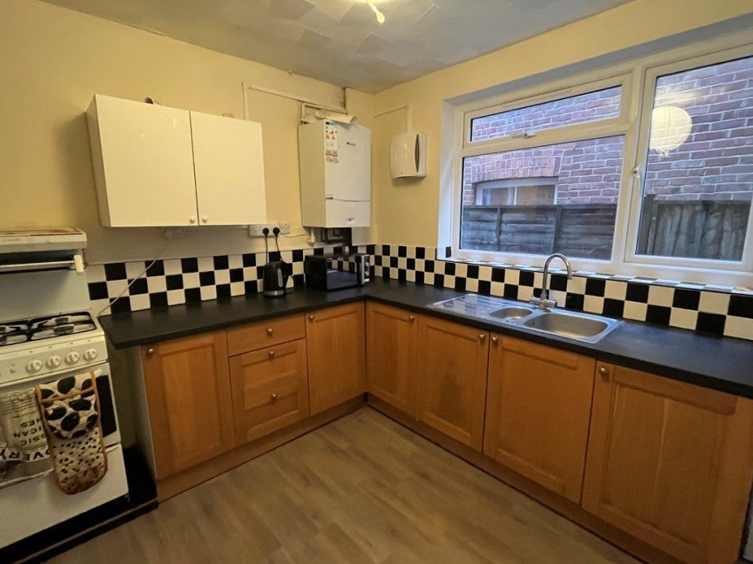 Flat Sirdar Road in Southampton