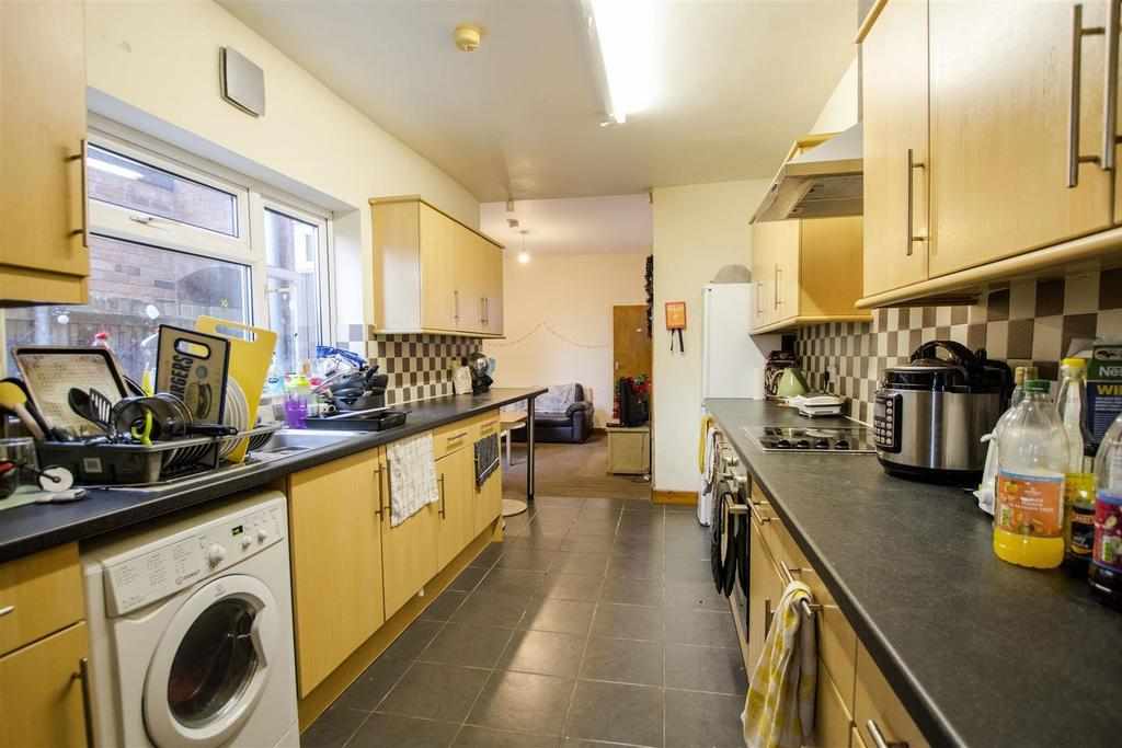 Flat Raddlebarn Road in Birmingham