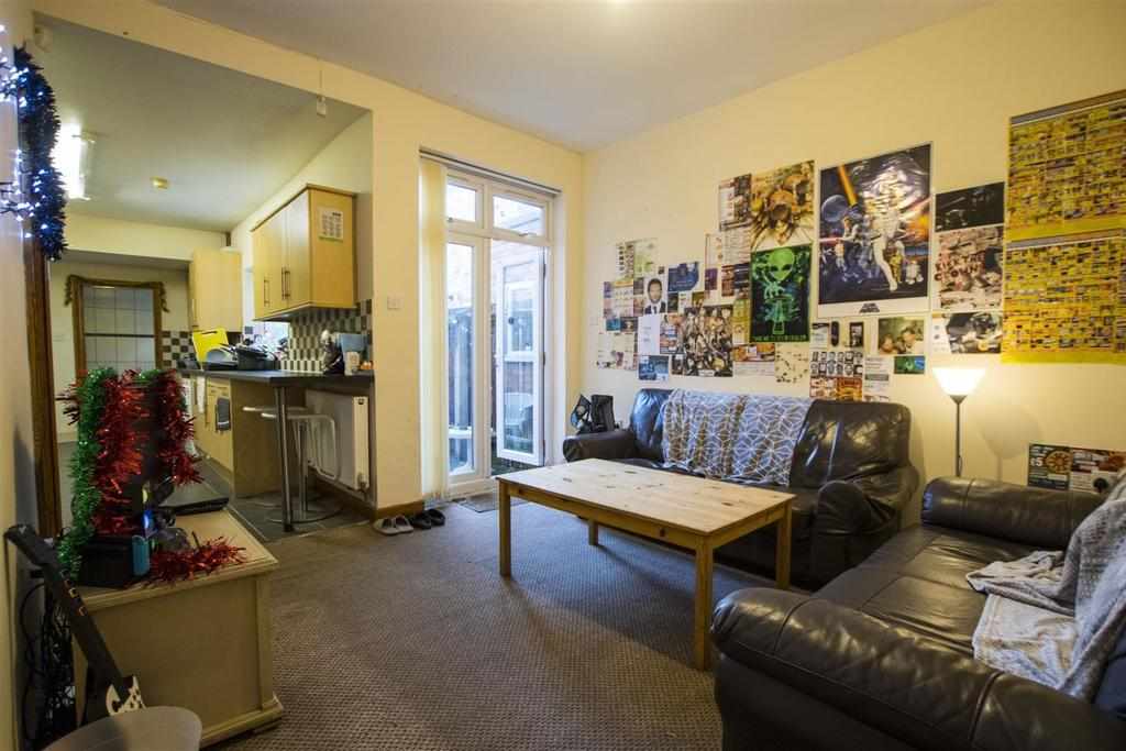 Flat Raddlebarn Road in Birmingham