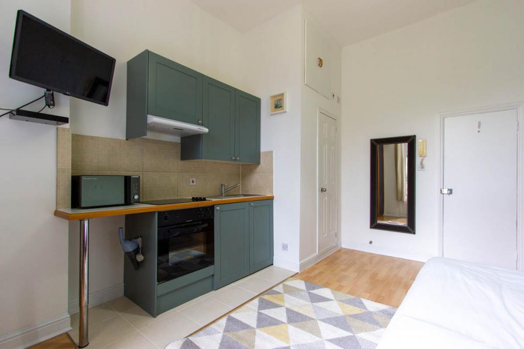 Flat West Cromwell Road in Greater London