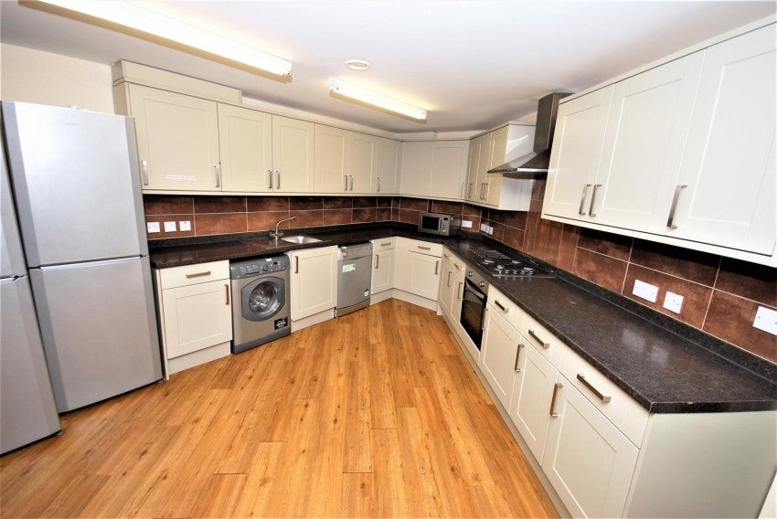 Room Old Warwick Road in Royal Leamington Spa