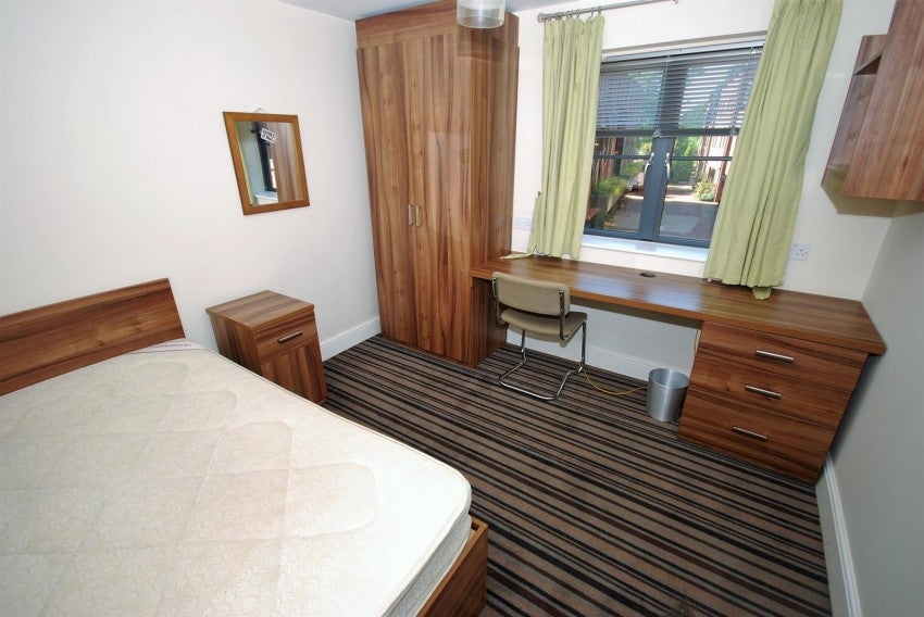 Room Old Warwick Road in Royal Leamington Spa