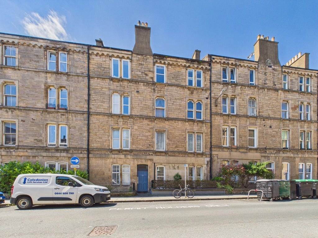 Room Grove Street in City of Edinburgh