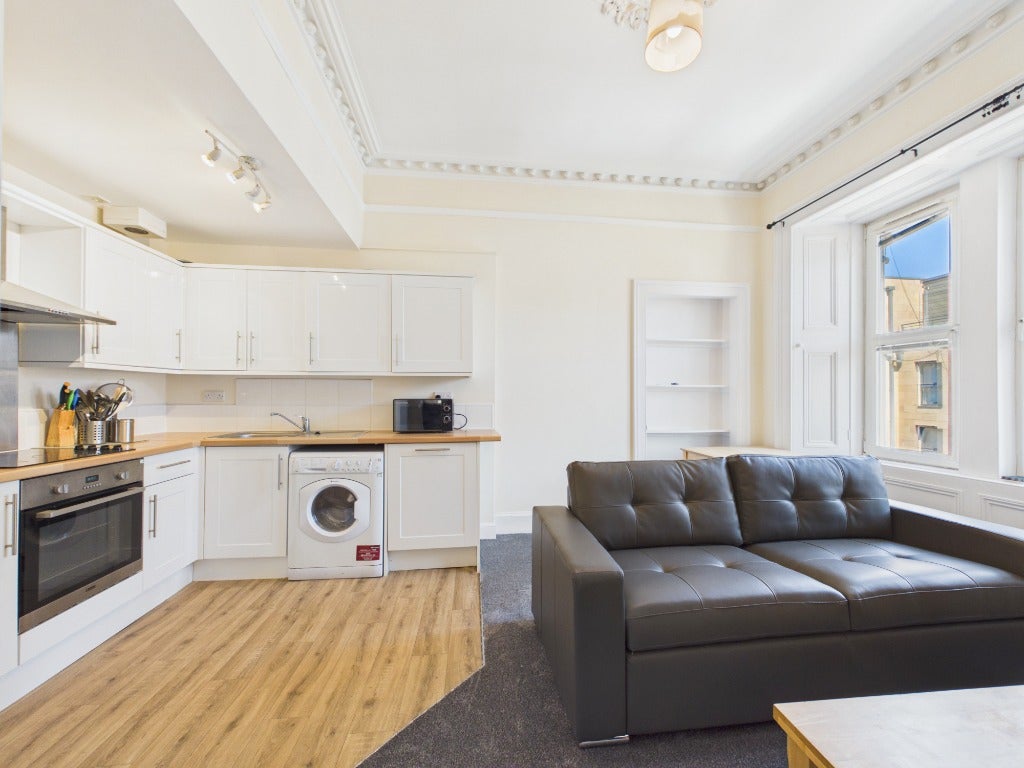 Room Grove Street in City of Edinburgh