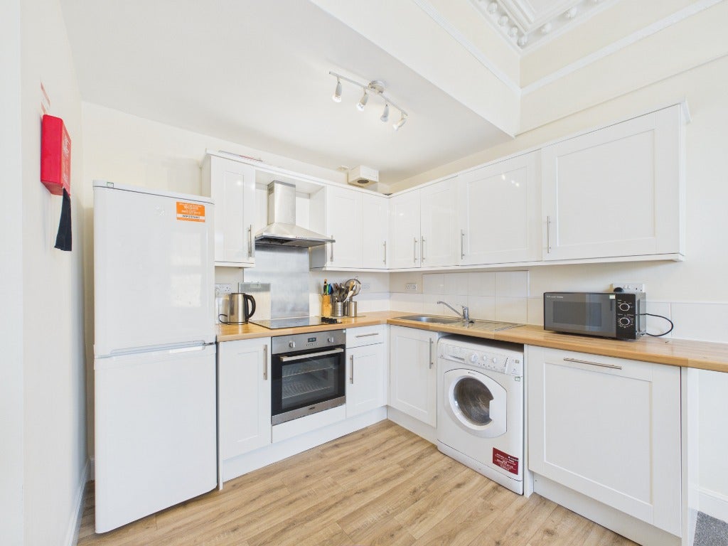 Room Grove Street in City of Edinburgh