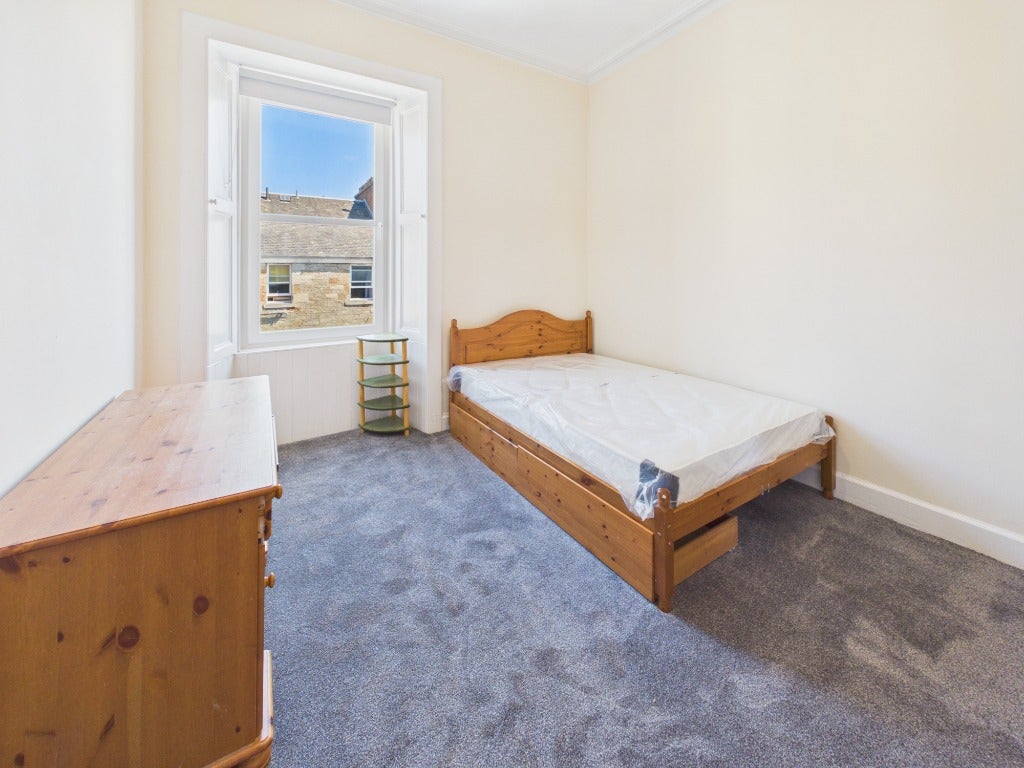 Room Grove Street in City of Edinburgh