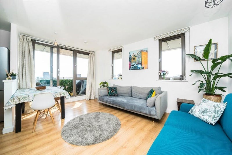 Room Spencer Way in Greater London