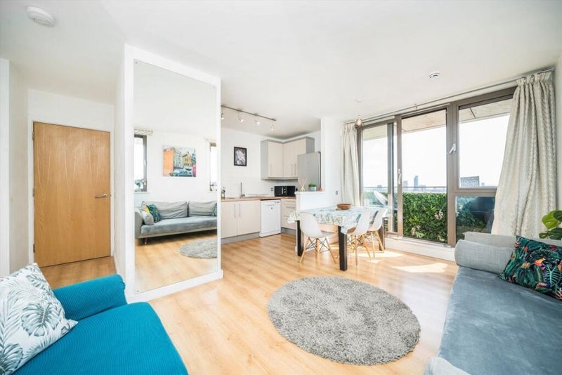 Room Spencer Way in Greater London