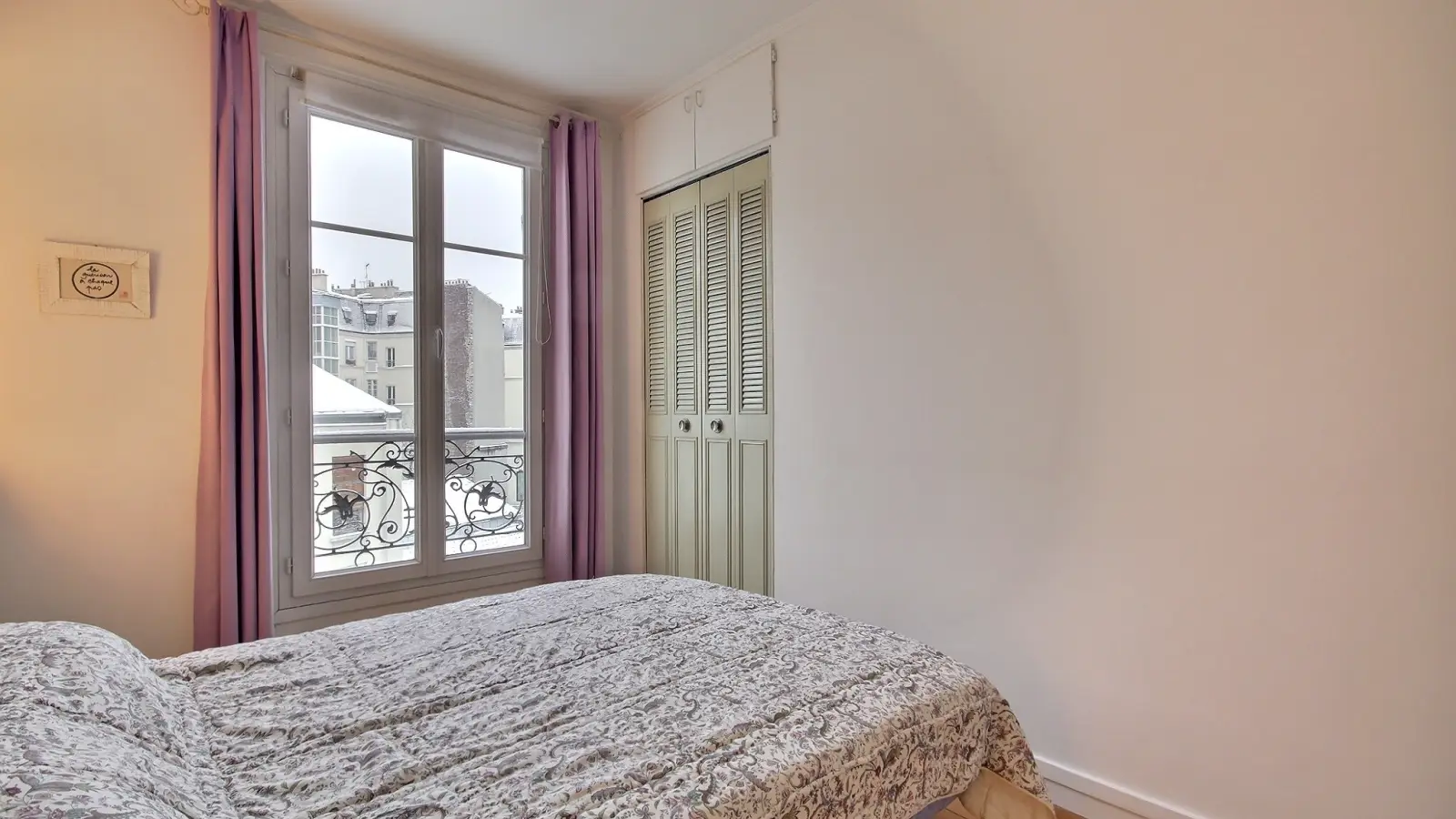 Flat Rue Fabre d'Églantine in Paris