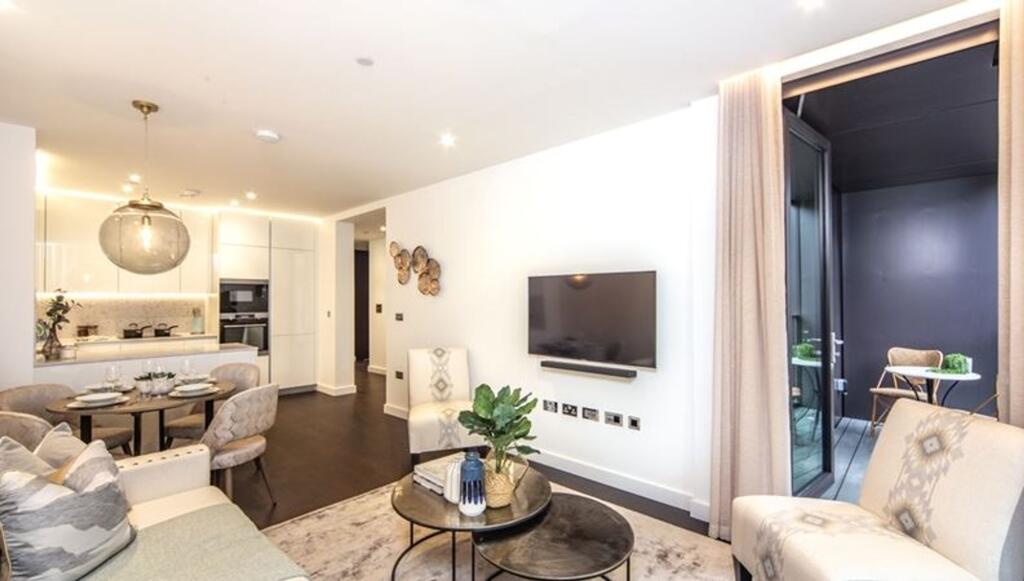 Flat Pascal Square in Greater London