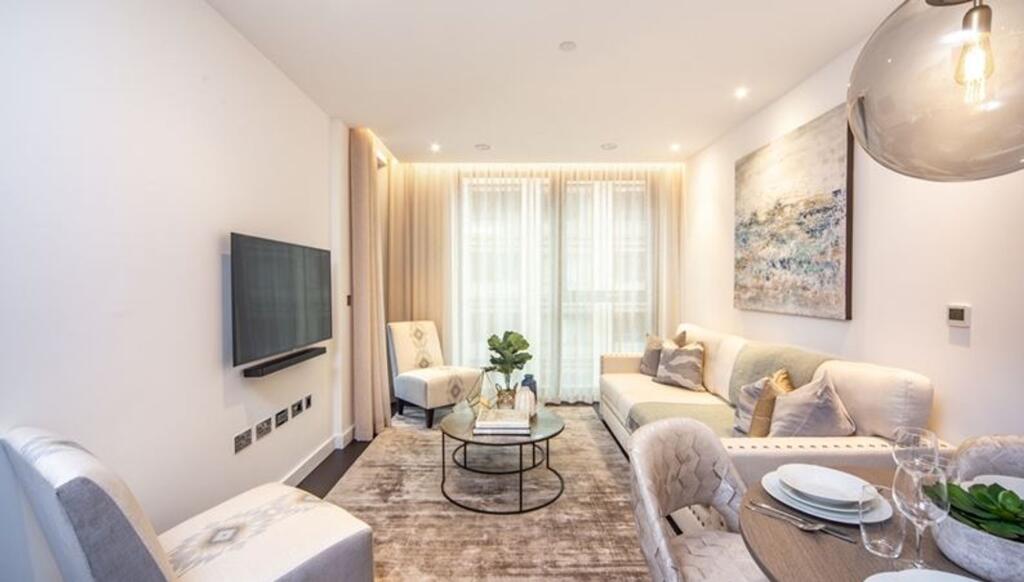 Flat Pascal Square in Greater London