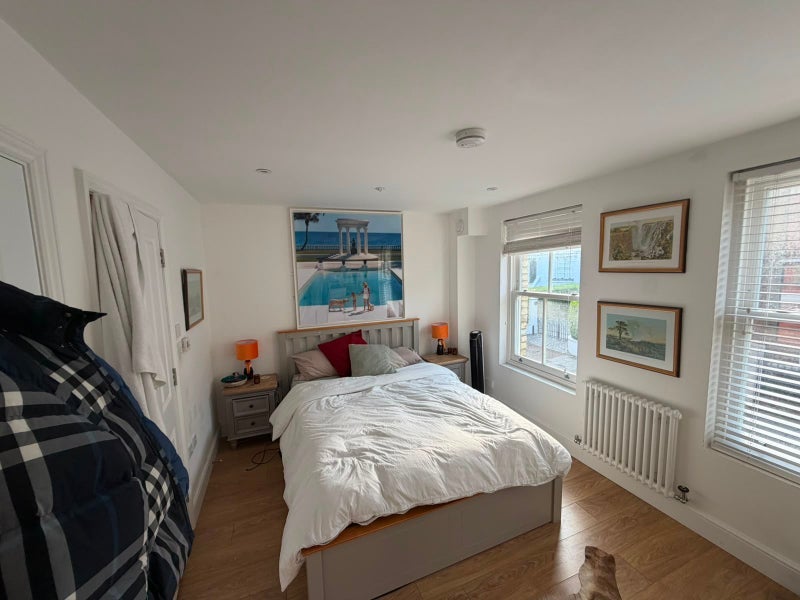 Room Rectory Grove in Greater London
