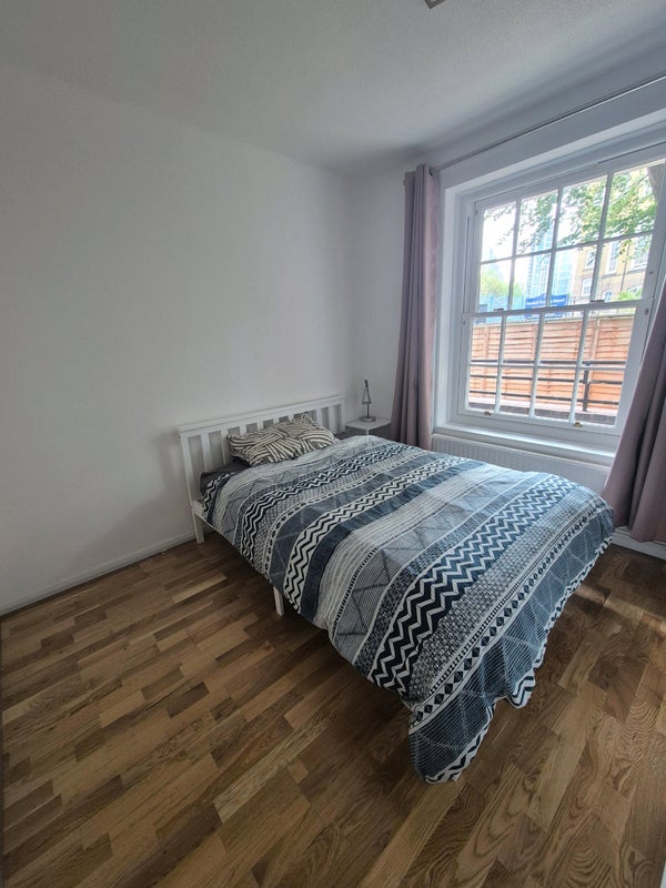 Flat Newburn Street in Greater London