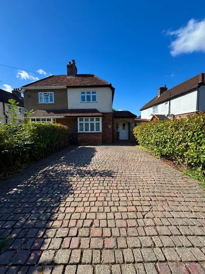 House Woodlands Road in Guildford