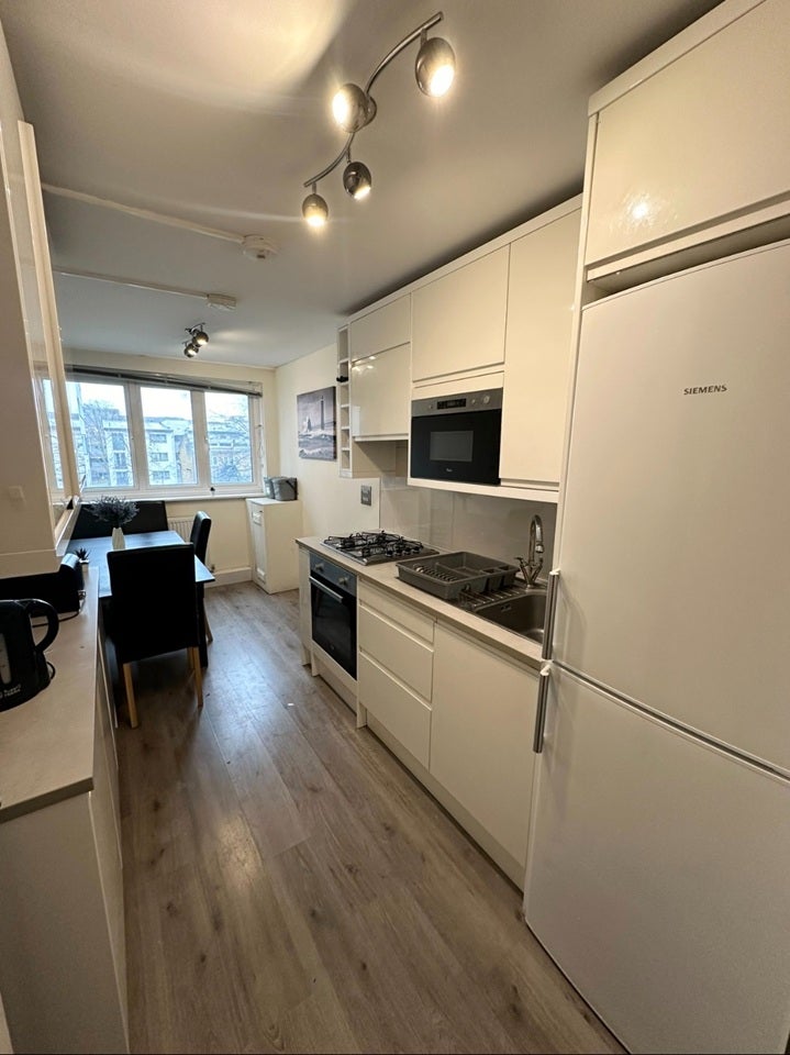 Room Bernhardt Crescent in City of Westminster