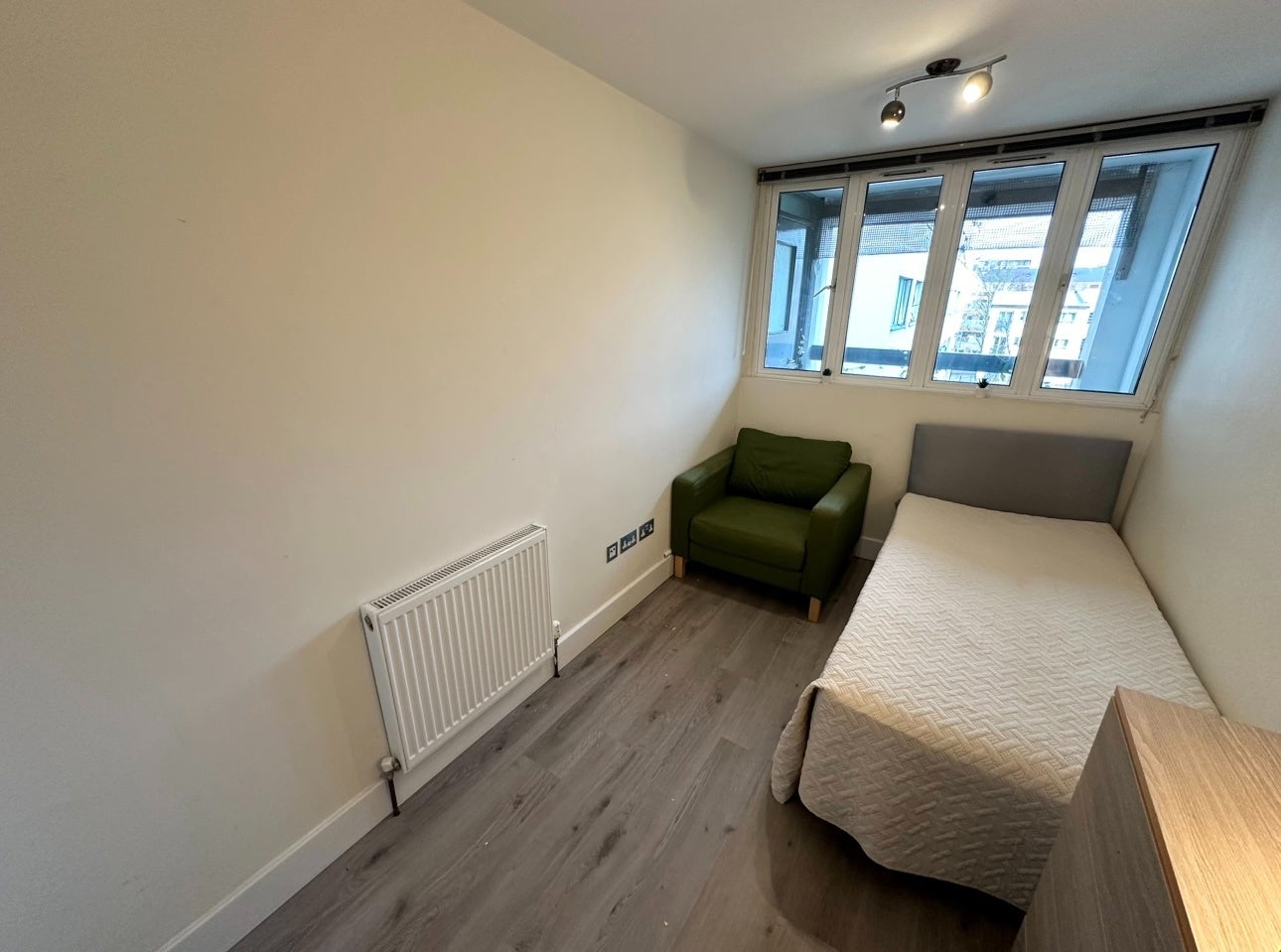 Room Bernhardt Crescent in City of Westminster
