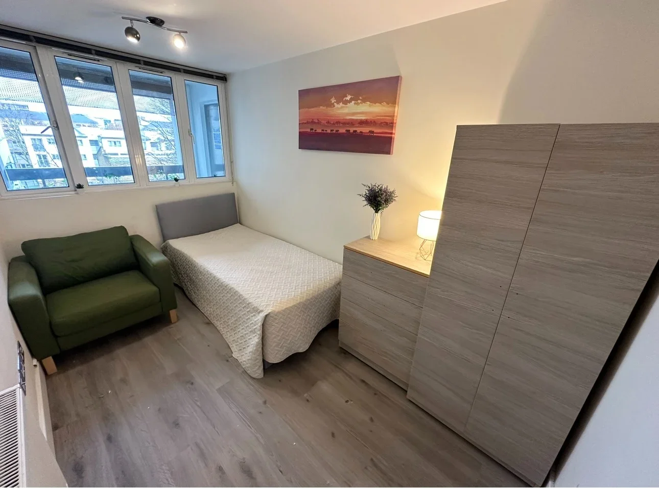 Room Bernhardt Crescent in City of Westminster