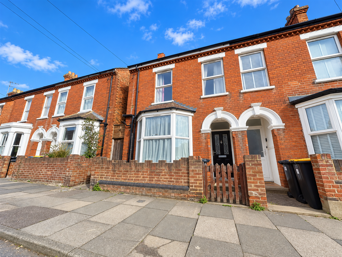 House Salisbury Street in Bedford
