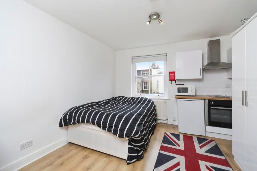 Flat Parsifal Road in Greater London