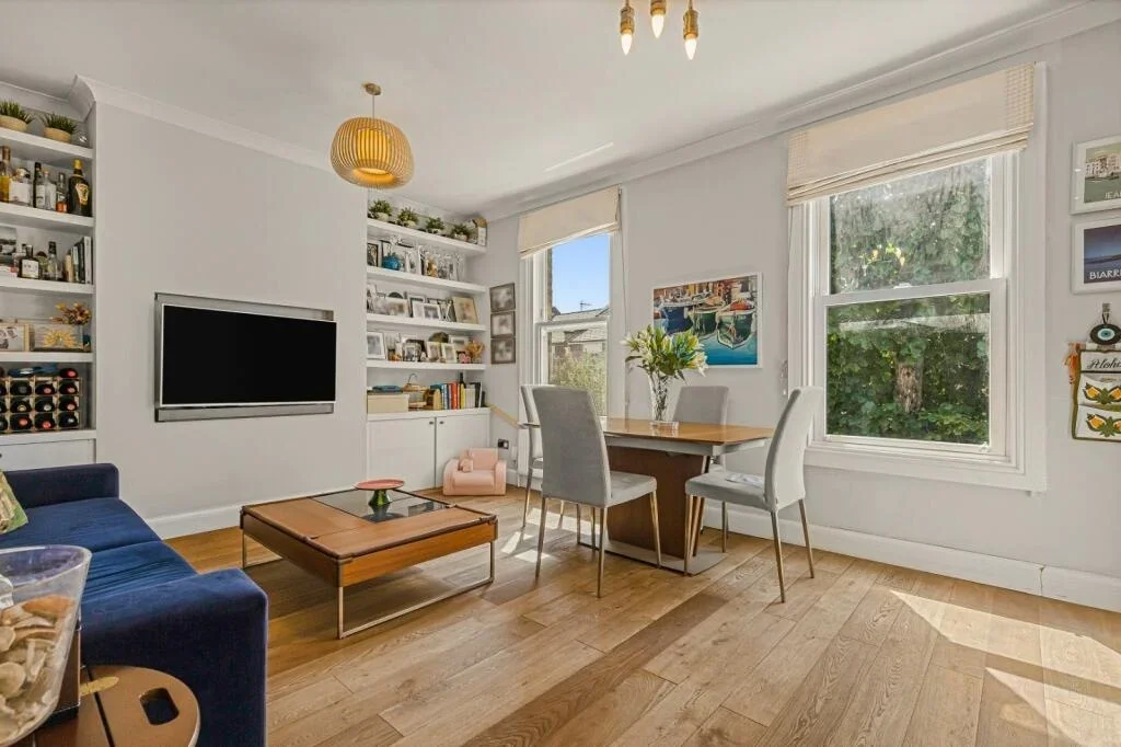 Flat Witherington Road in Greater London
