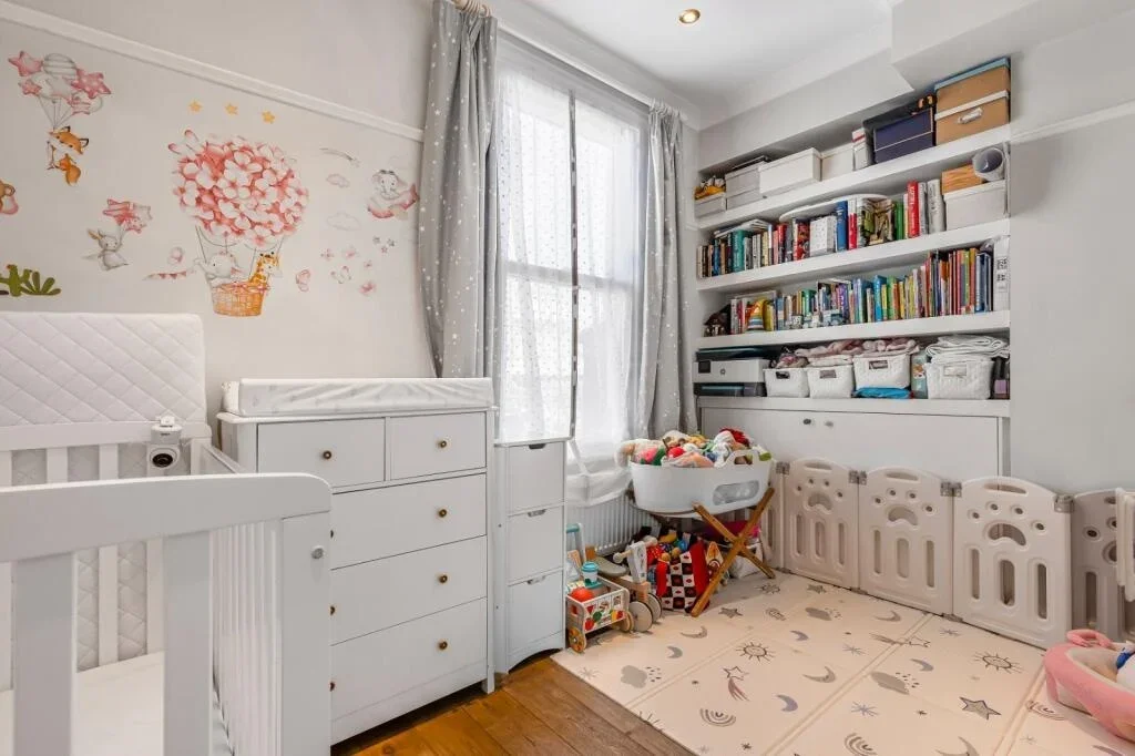 Flat Witherington Road in Greater London