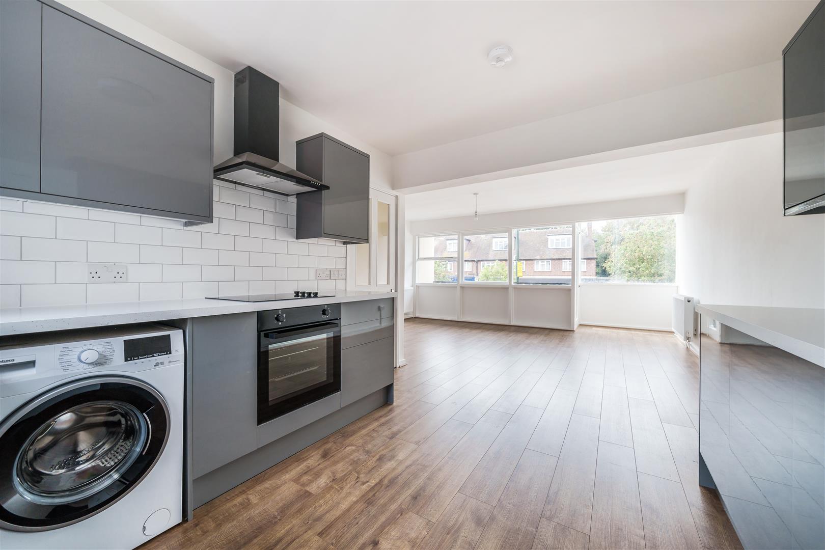 Flat Cranmer Court in Greater London