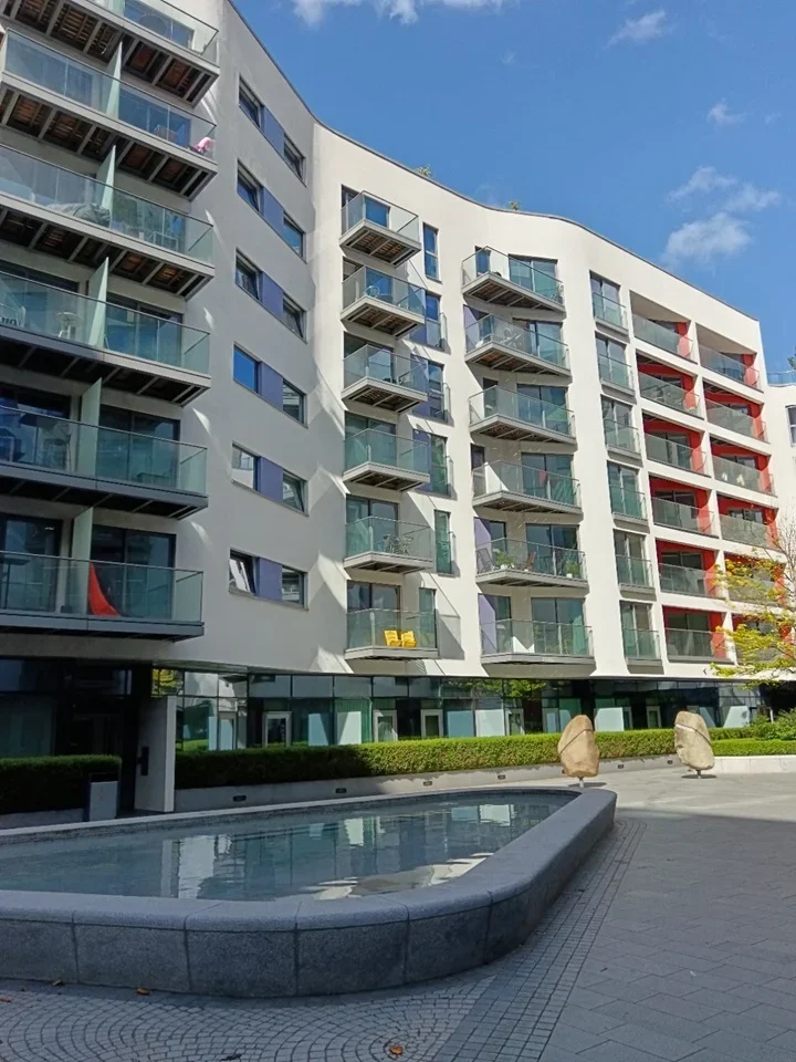 Flat Saffron Square in Greater London