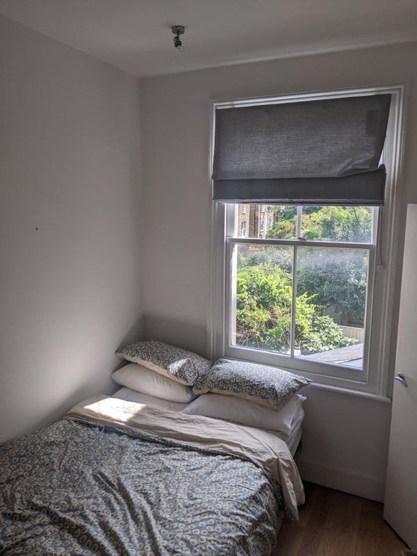 Room Helix Gardens in Greater London