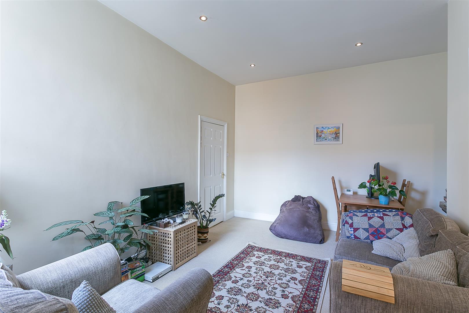 Flat Fairfield Road in Newcastle upon Tyne