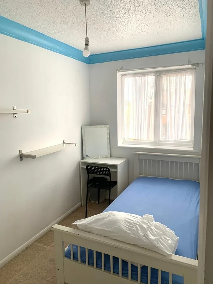 Room Morley Road in Greater London