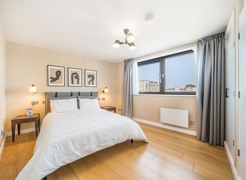 Flat Tottenham Street in Greater London