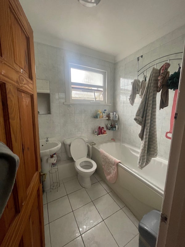 Room Adley Street in Greater London