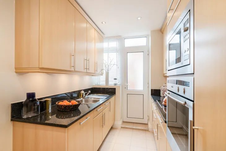 Flat Kensington High Street in Greater London