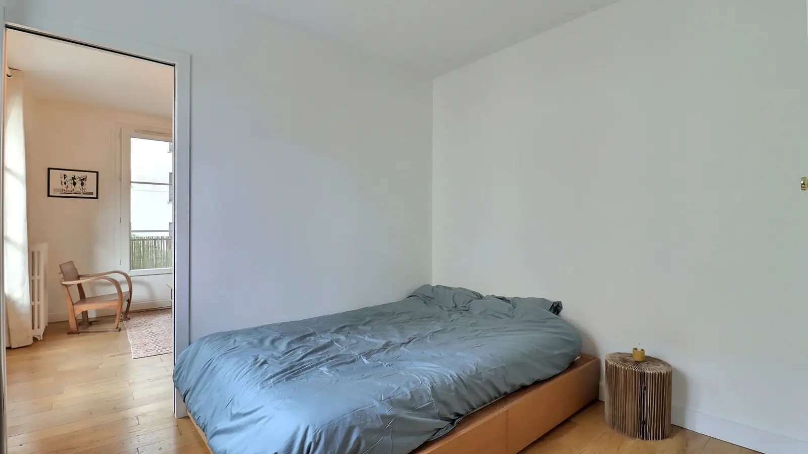 Flat Rue Pouchet in Paris