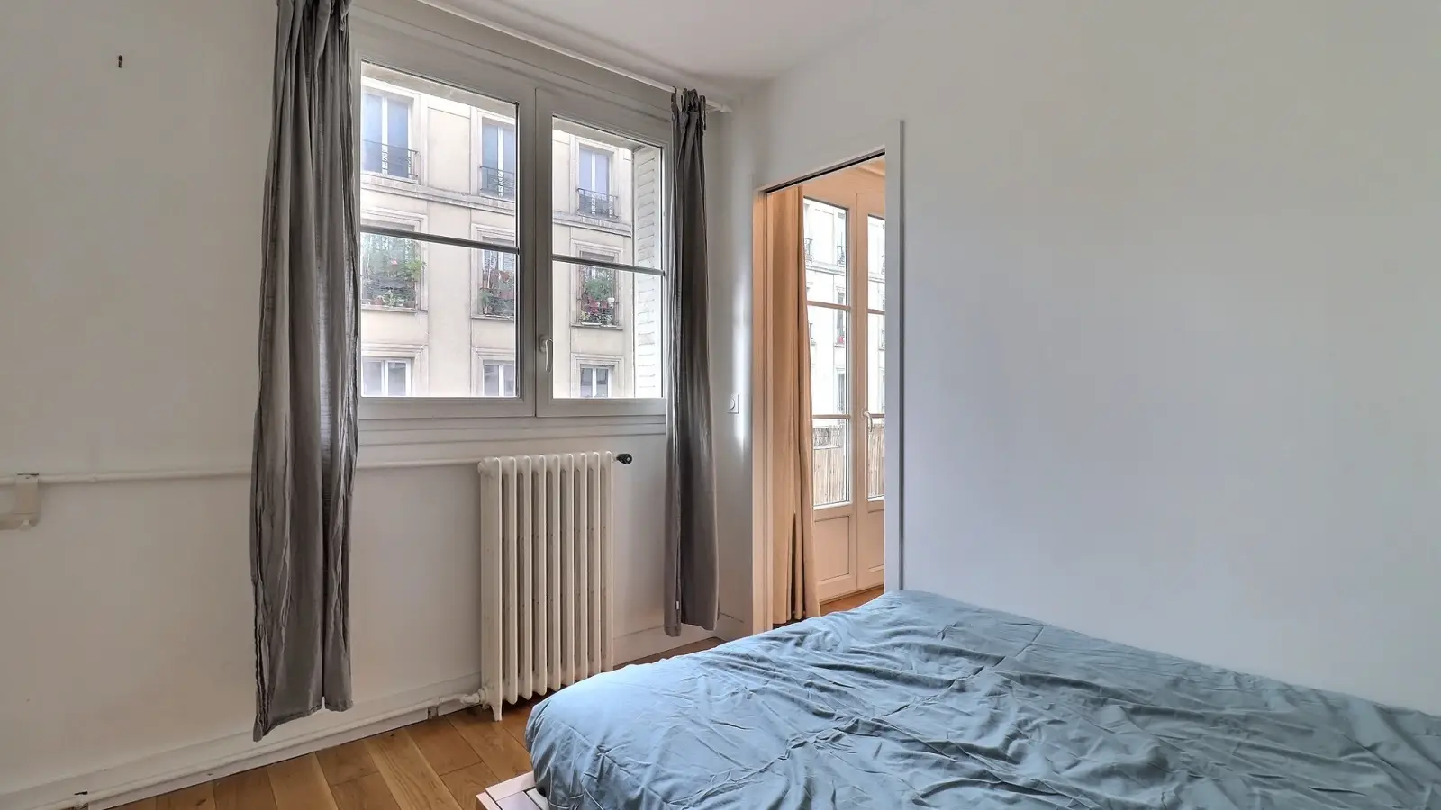 Flat Rue Pouchet in Paris