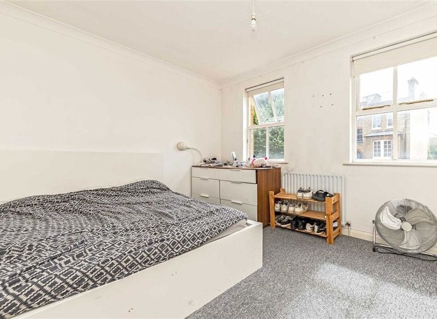Flat Haberdasher Street in Greater London