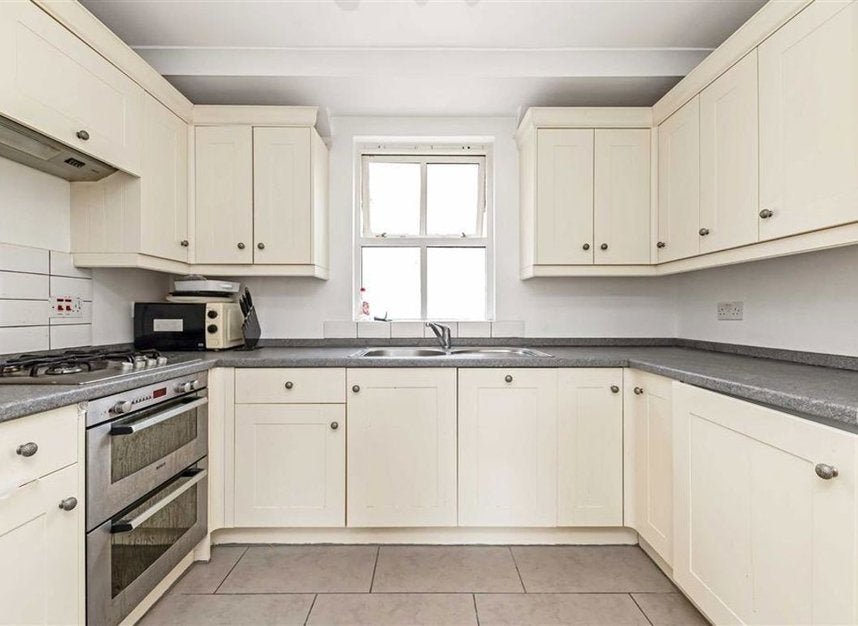 Flat Haberdasher Street in Greater London