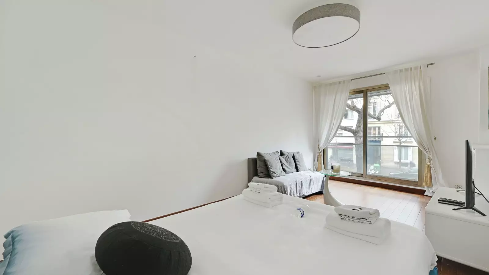Appartement Rue Alphonse de Neuville à Paris